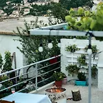 Patio 3*