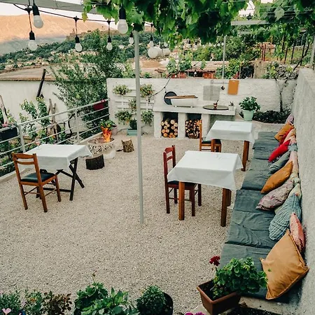 Patio Guest house *