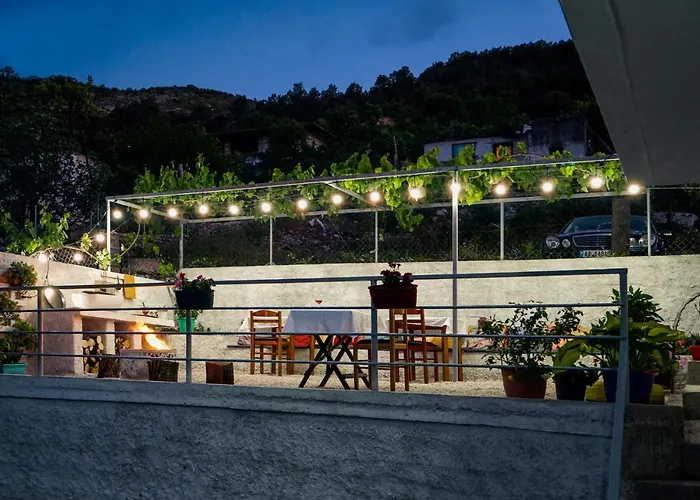招待所 Patio Gjirokastër