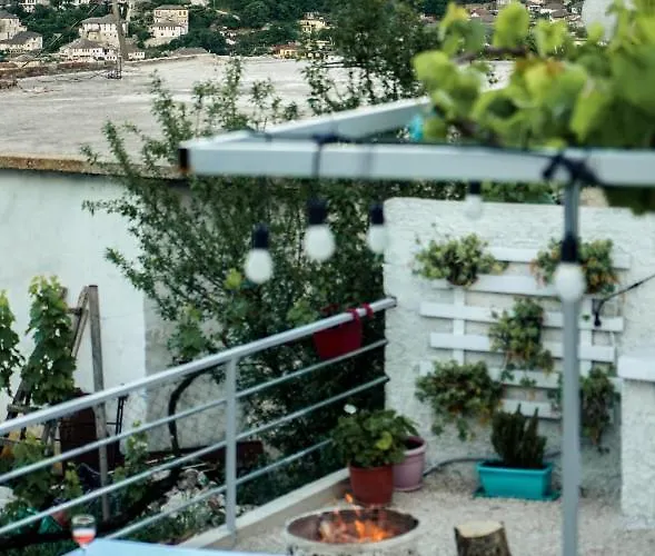 Patio 3*