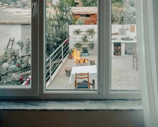 Patio 招待所 Gjirokastër