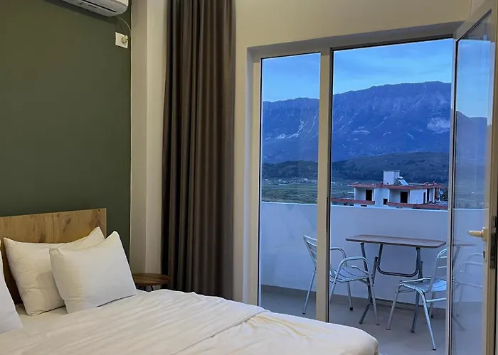 招待所 Patio Gjirokastër